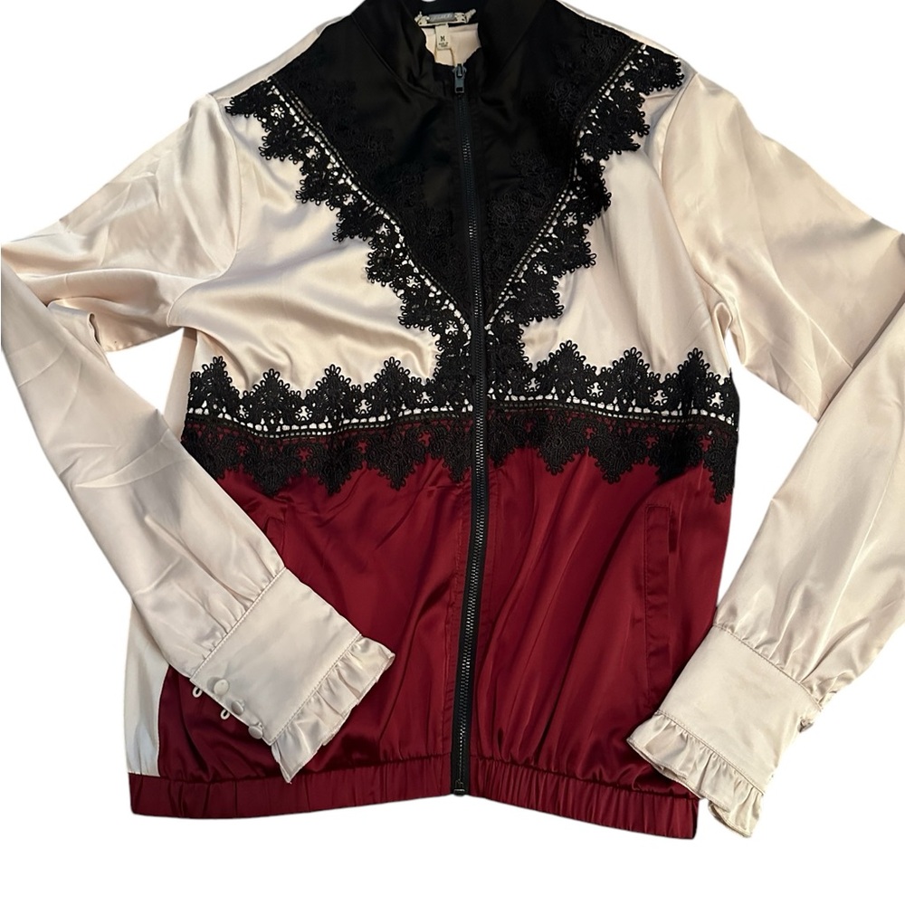 Buckle Boutique Elegant Women's Jacket
